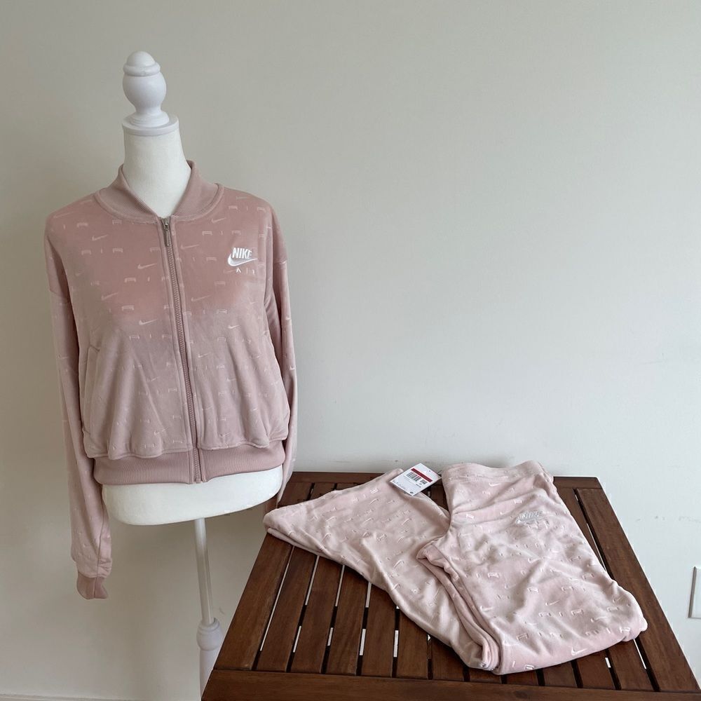 NWT Nike Air Velour Jacket +mid rise pant Pink Women Size L (Nike Matching Set)